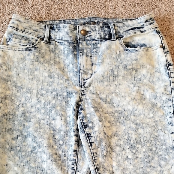 ❤CHICOS Platinum size 6 Polka dot crop jeans- Like New! - Picture 2 of 13